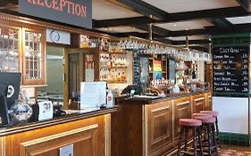 Hotel Bishops Arms Mora